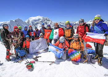 Peru: Expedition Nevado Vallunaraju (5686 m) or called Wallunarahu