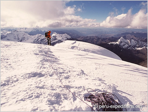 Peru: Expedition Nevado Huascarán (6768 m), the highest peak of Peru