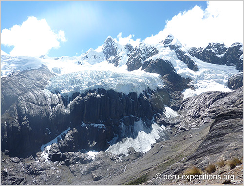 Peru: Trekking Quilcayhuanca via Huapi Pass (5020 m) to Valley Cojub