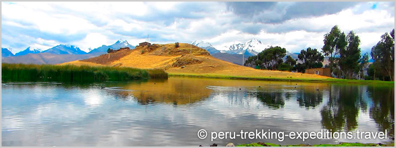 Peru: Trekking Laguna Churup Adventure over (4450 m)